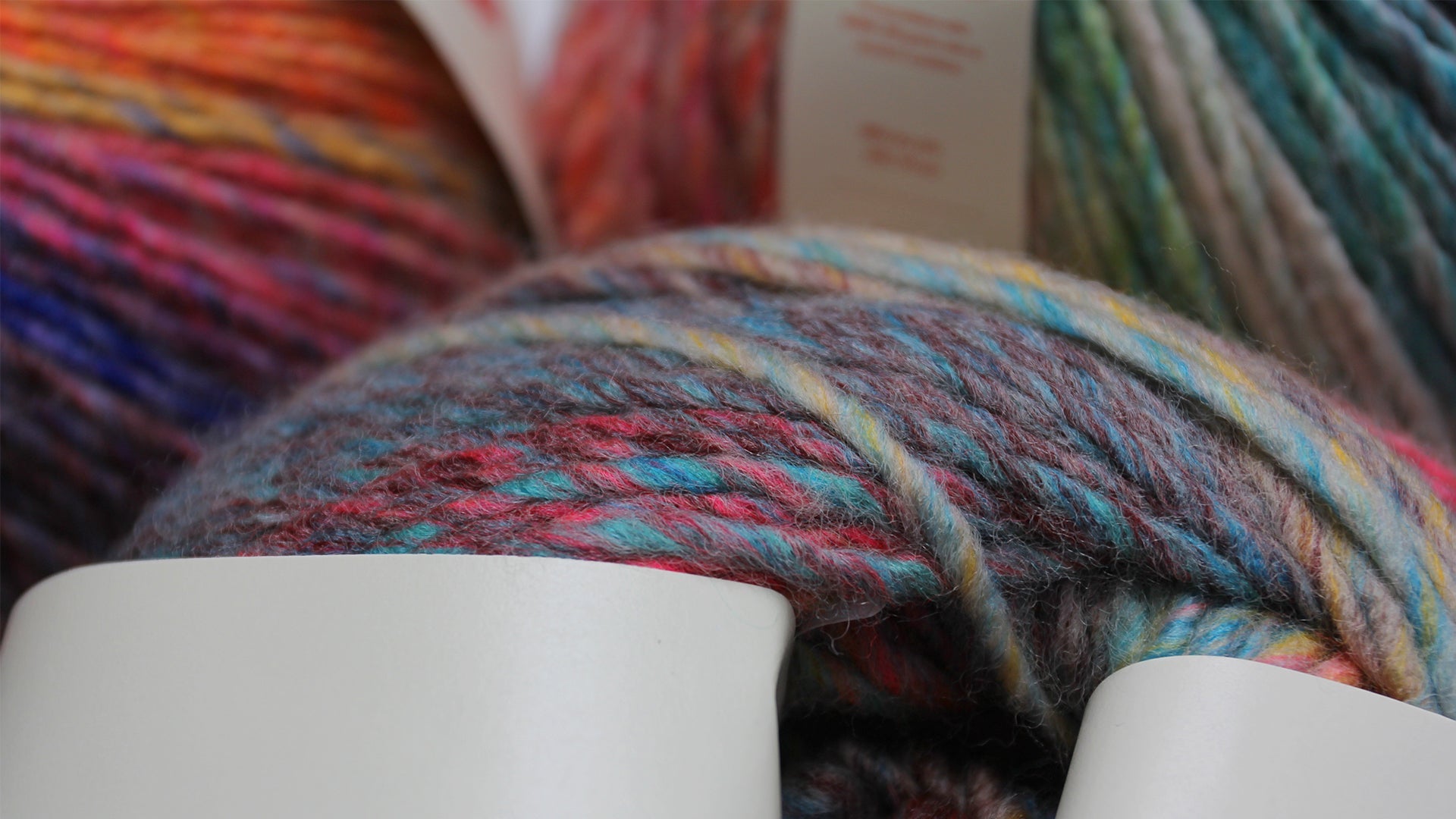 SIRDAR JEWELSPUN WITH WOOL CHUNKY, 200G