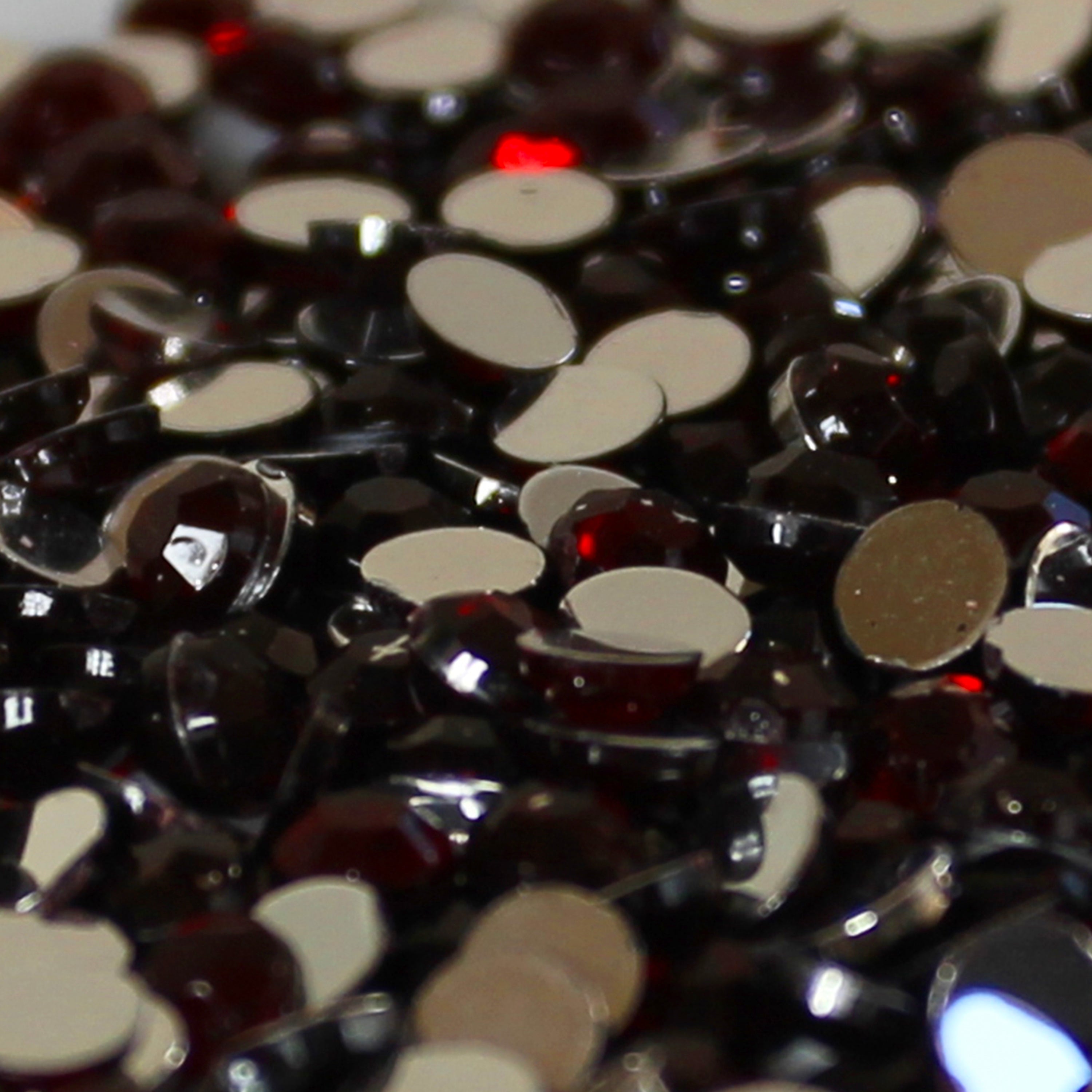 300 - 4mm Burgundy Loose Flat Back Diamante's