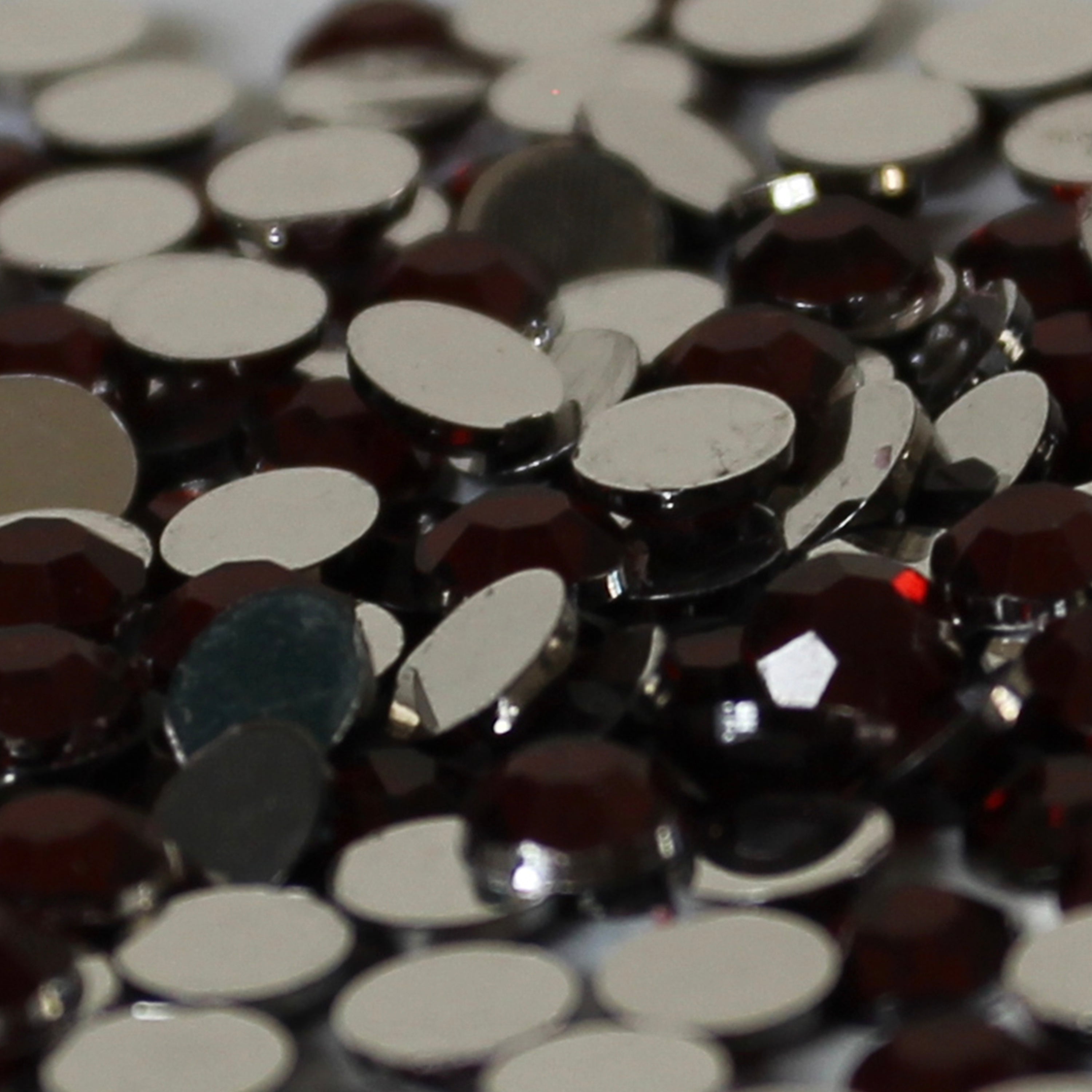 200 - 5mm Burgundy Loose Flat Back Diamante