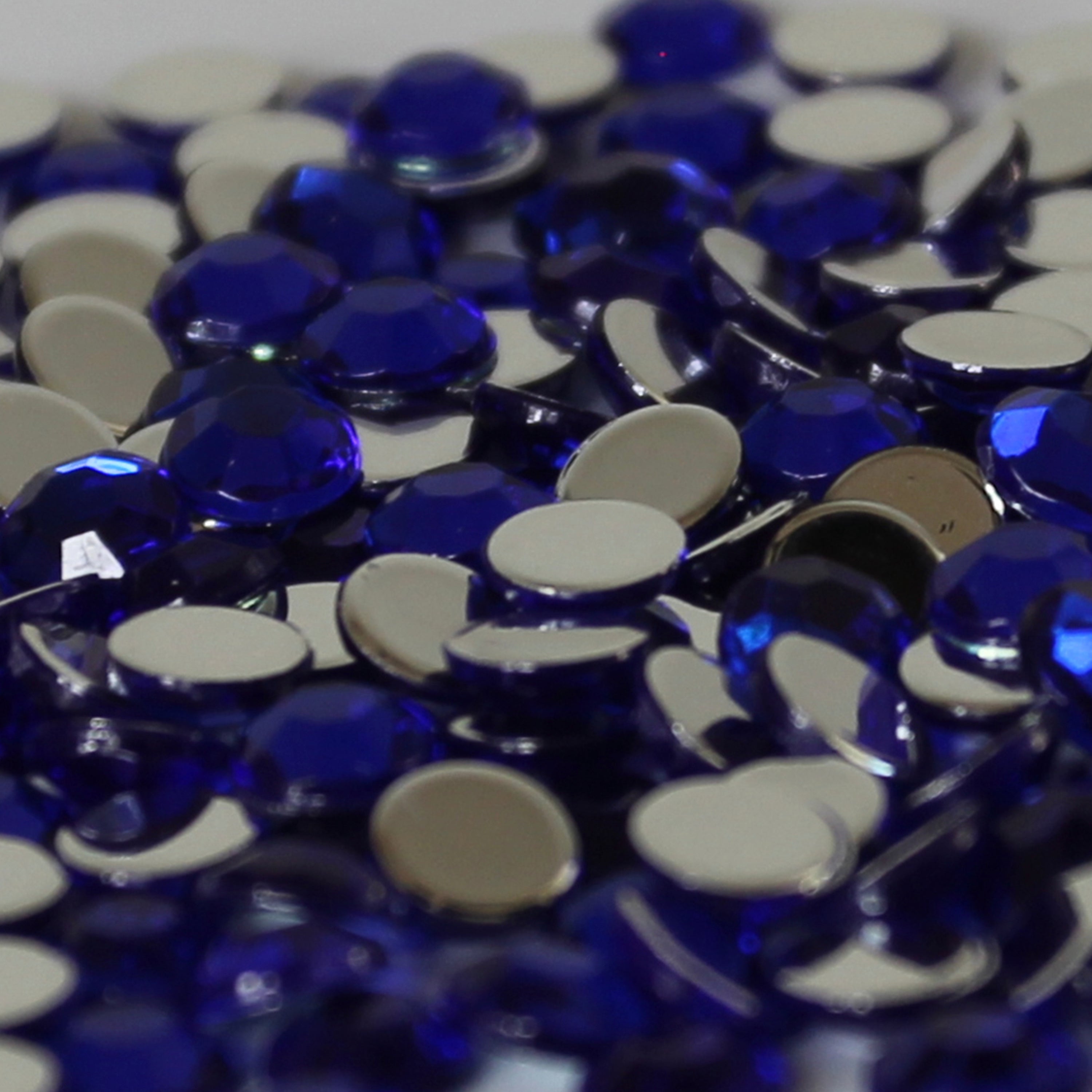 200 - 5mm Dark Blue Loose Flat Back Diamante