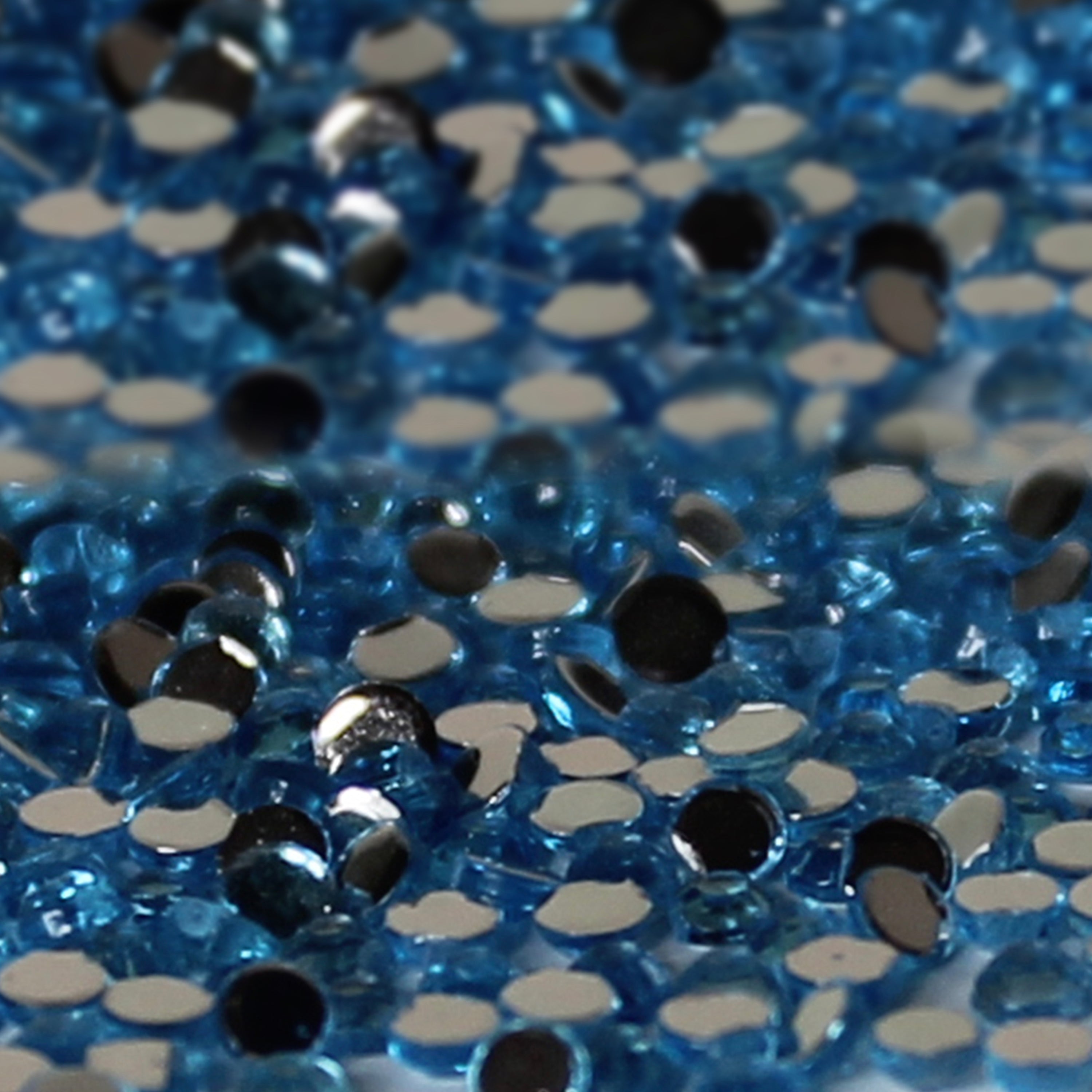 2mm x 300 Light Blue Loose Flat Back Diamante's