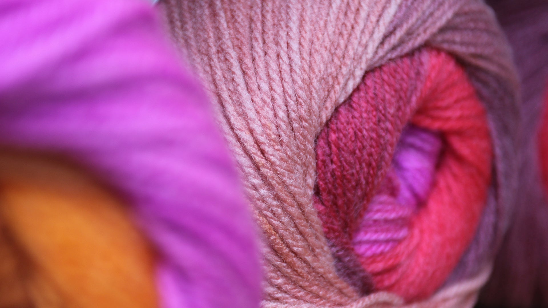 Cygnet Yarn Cake - Marshmallow Pies