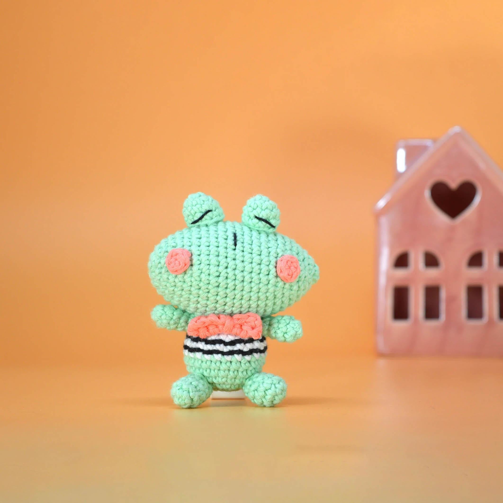 Kitty critters - Hello adorables - DIY Crochet Kit