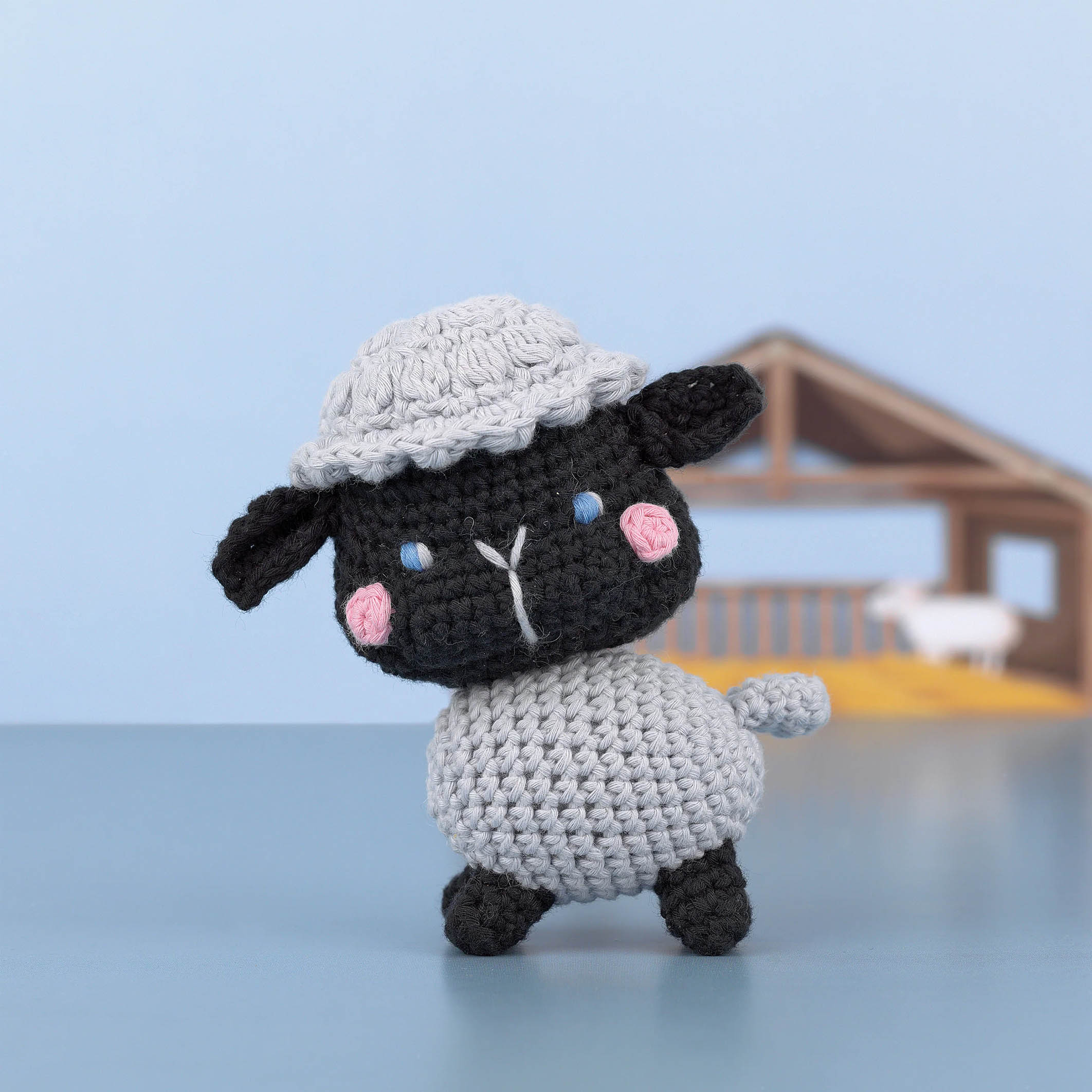 Kitty critters - Hello adorables - DIY Crochet Kit