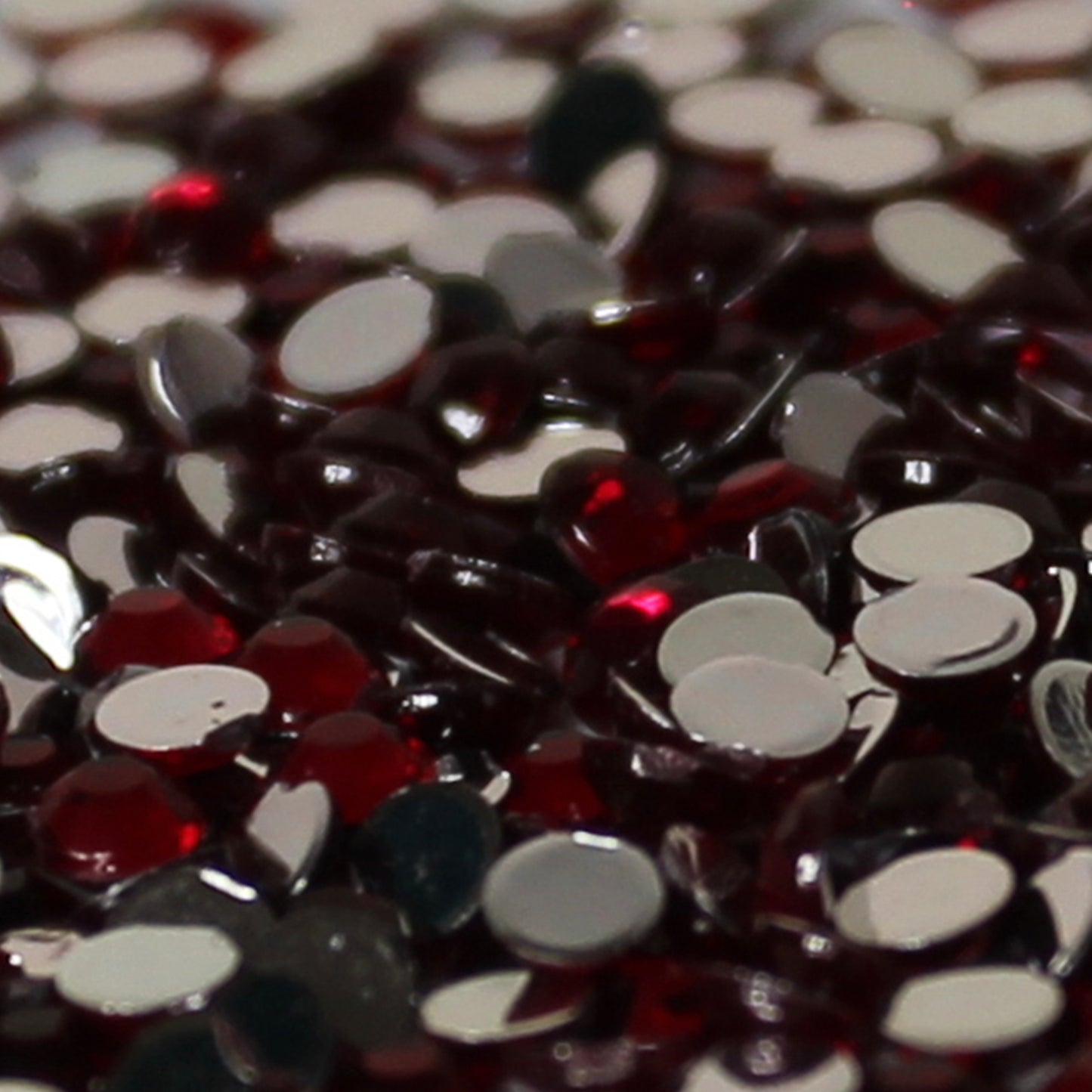 300 - 3mm Burgundy Loose Flat Back Diamante