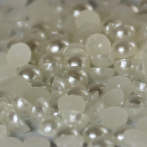 300 - 4mm Ivory Pearl Loose Flat Back Diamante's