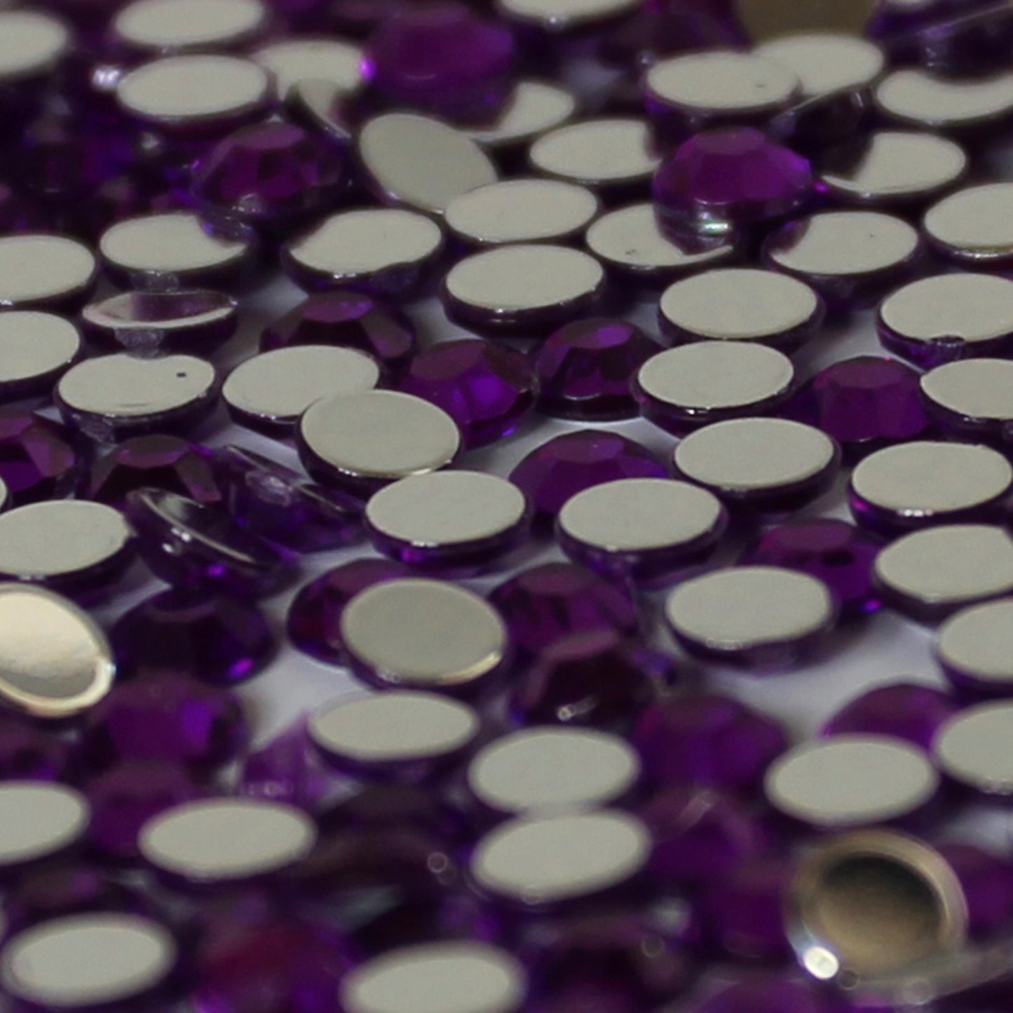 300 - 4mm Purple Loose Flat Back diamante's