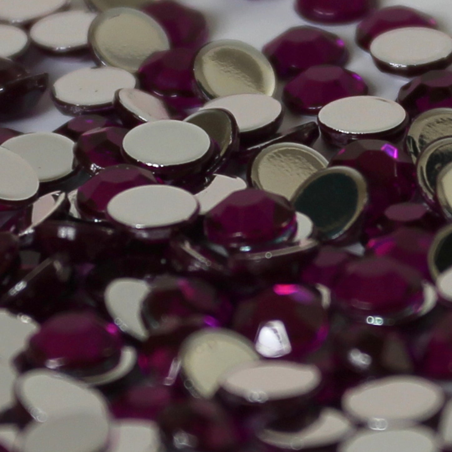 200 - 5mm Purple Loose Flat Back Diamante