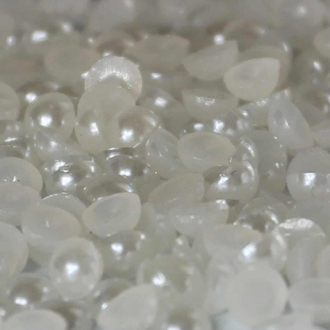 300 - 4mm White Pearl Loose Flat Back Diamante's